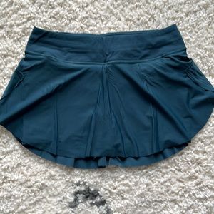 Lululemon quick pace skirt, teal, 6